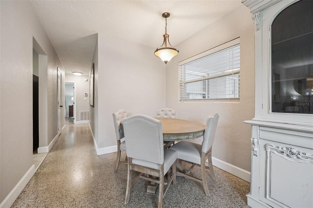 For Sale: $600,000 (3 beds, 2 baths, 1316 Square Feet)