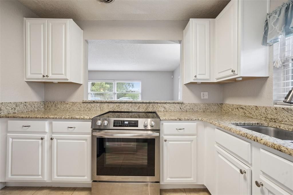 For Sale: $600,000 (3 beds, 2 baths, 1316 Square Feet)