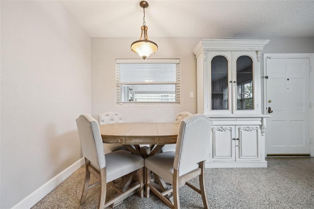 For Sale: $600,000 (3 beds, 2 baths, 1316 Square Feet)