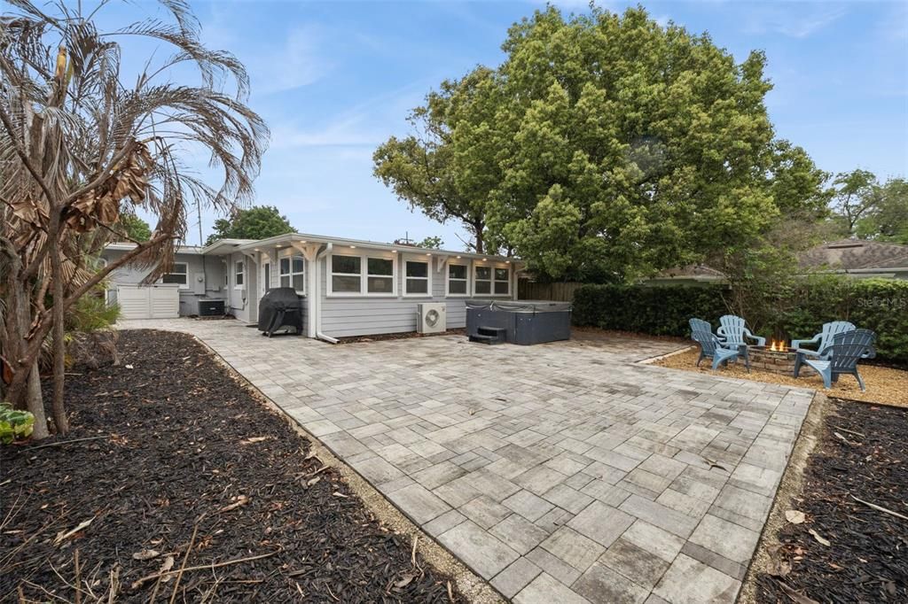 For Sale: $600,000 (3 beds, 2 baths, 1316 Square Feet)