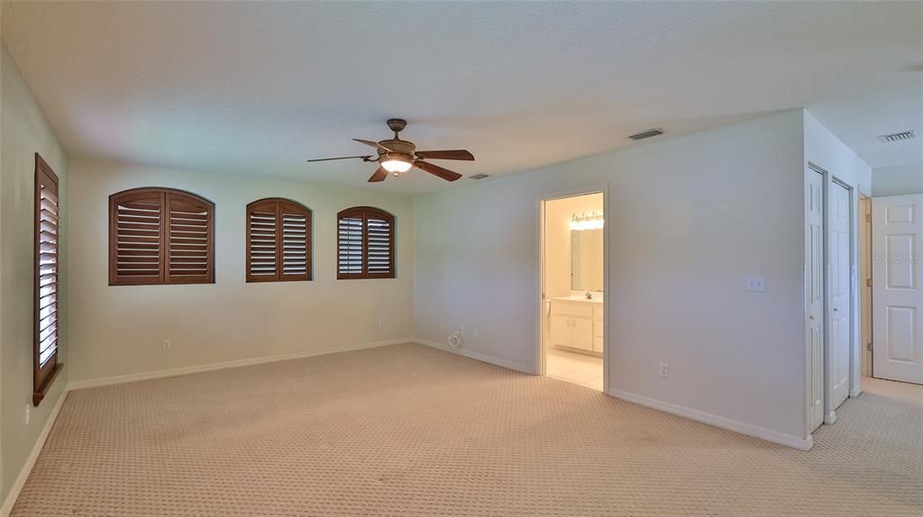 For Sale: $317,000 (2 beds, 2 baths, 2075 Square Feet)