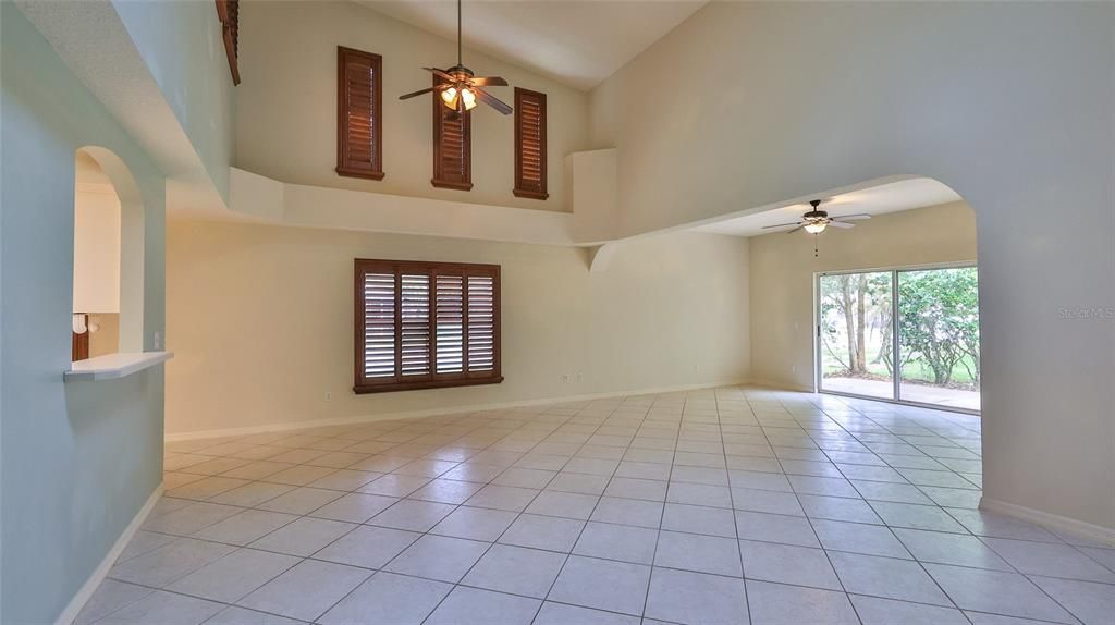 For Sale: $317,000 (2 beds, 2 baths, 2075 Square Feet)