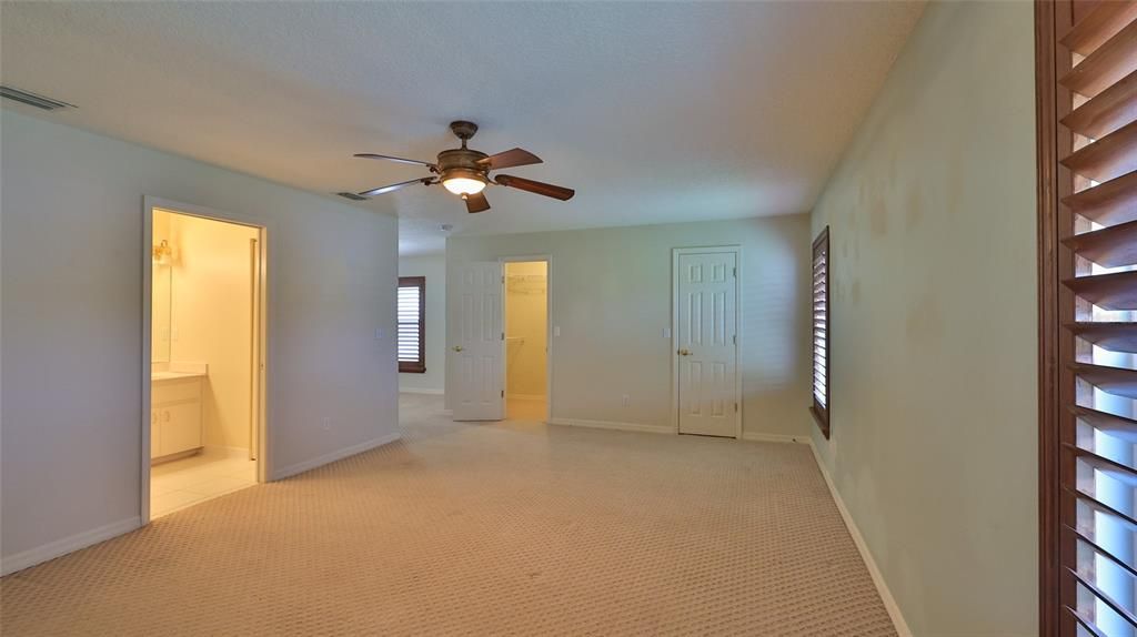 For Sale: $317,000 (2 beds, 2 baths, 2075 Square Feet)