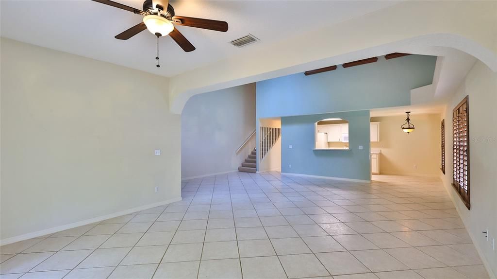 For Sale: $317,000 (2 beds, 2 baths, 2075 Square Feet)