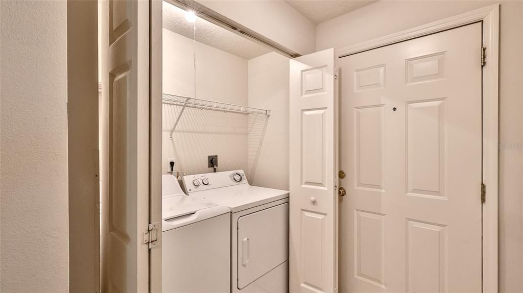 For Sale: $317,000 (2 beds, 2 baths, 2075 Square Feet)