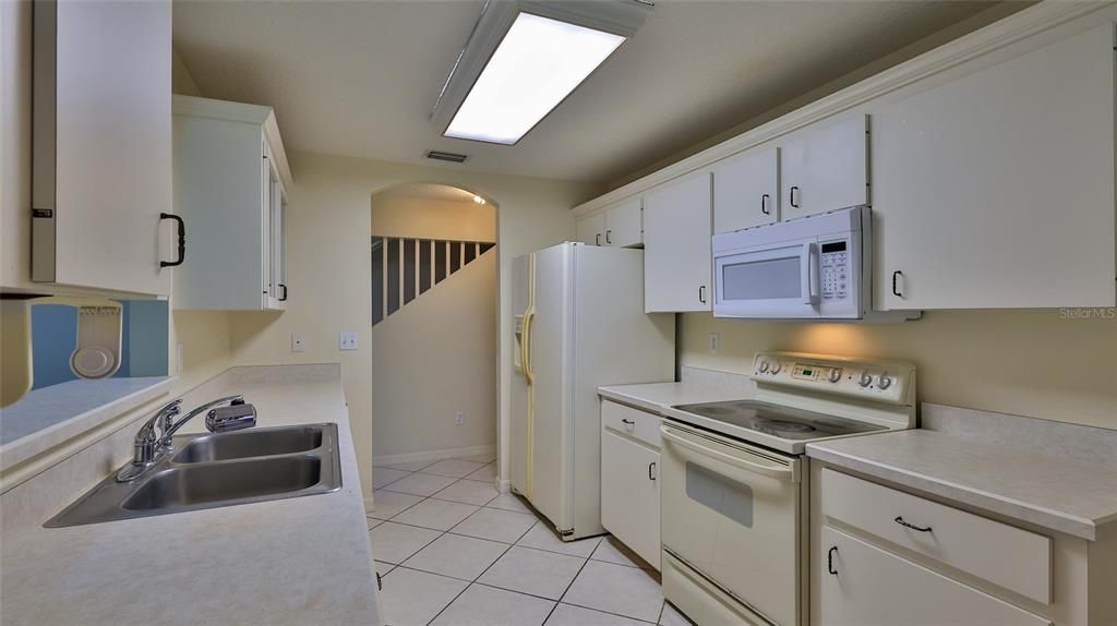 For Sale: $317,000 (2 beds, 2 baths, 2075 Square Feet)