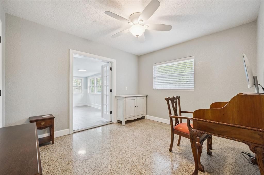 For Sale: $600,000 (3 beds, 0 baths, 1316 Square Feet)