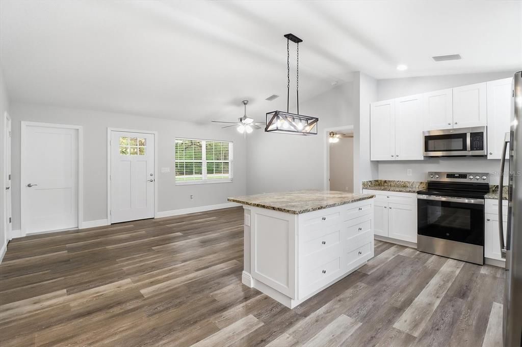 For Sale: $249,000 (3 beds, 2 baths, 1128 Square Feet)