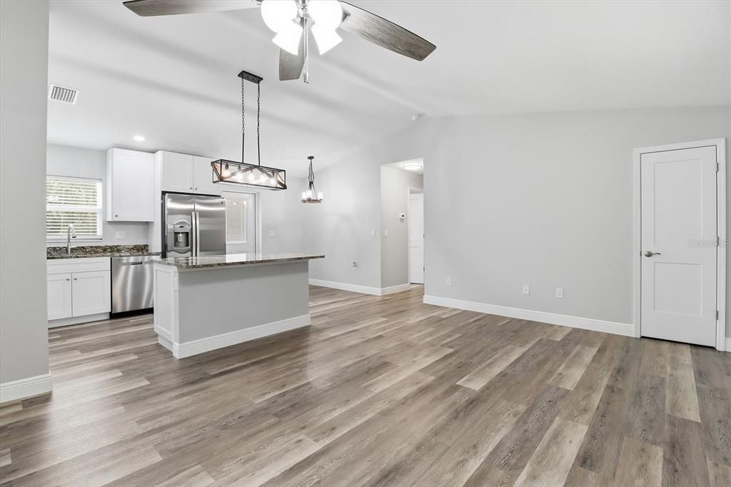 For Sale: $249,000 (3 beds, 2 baths, 1128 Square Feet)