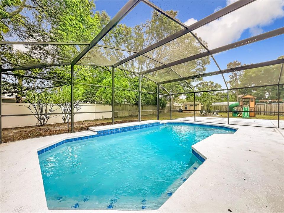 Activo con contrato: $599,900 (4 camas, 2 baños, 1922 Pies cuadrados)