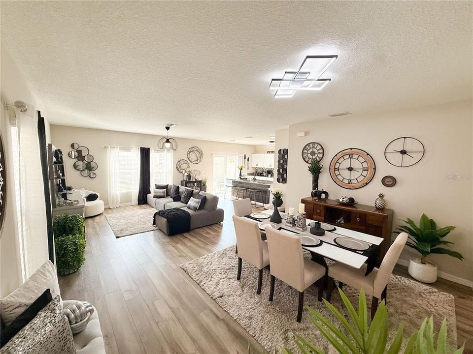 На продажу: $429,900 (5 спален, 3 ванн, 2484 Квадратных фут)