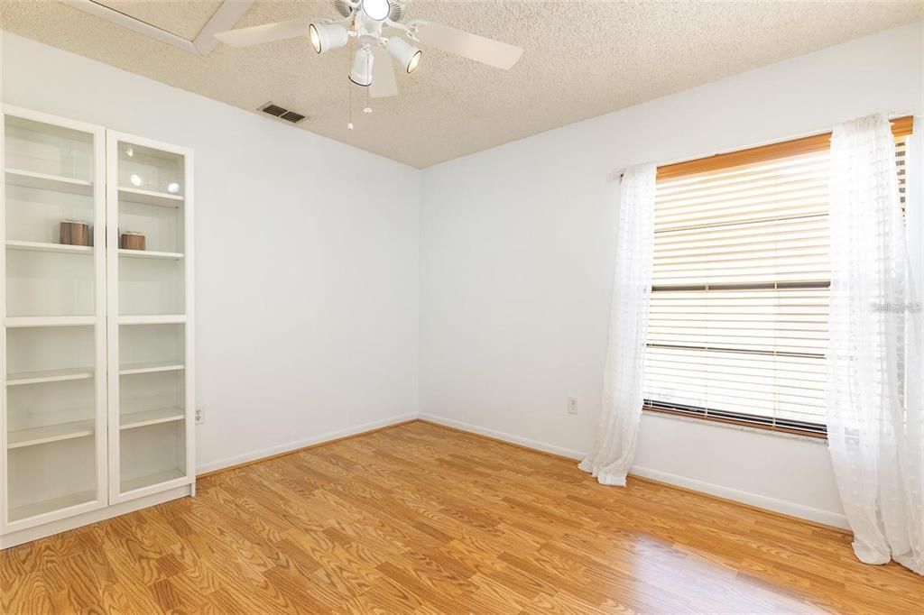 En Venta: $154,000 (2 camas, 2 baños, 1032 Pies cuadrados)