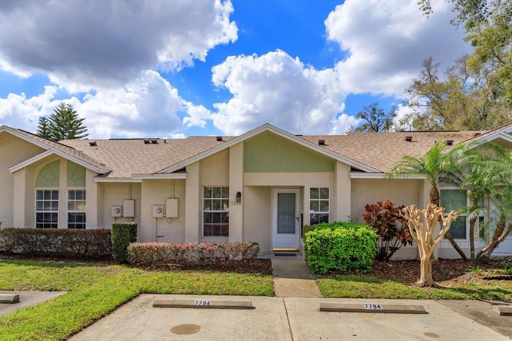 For Sale: $232,000 (2 beds, 2 baths, 1068 Square Feet)