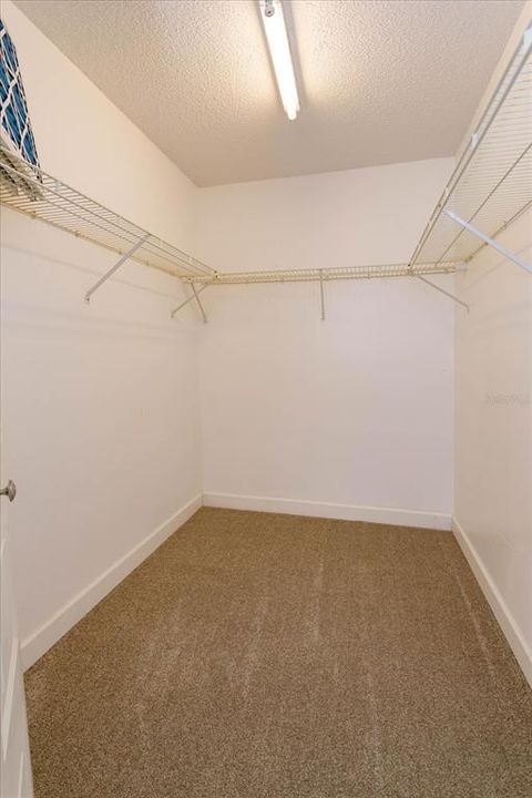 For Sale: $232,000 (2 beds, 2 baths, 1068 Square Feet)