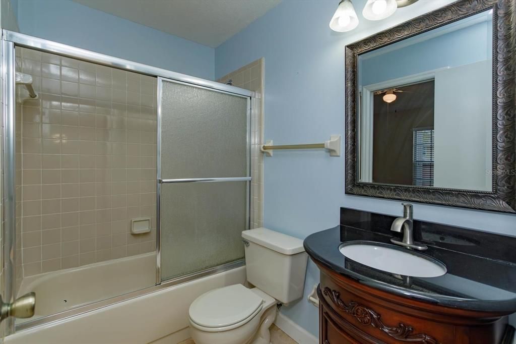 For Sale: $232,000 (2 beds, 2 baths, 1068 Square Feet)