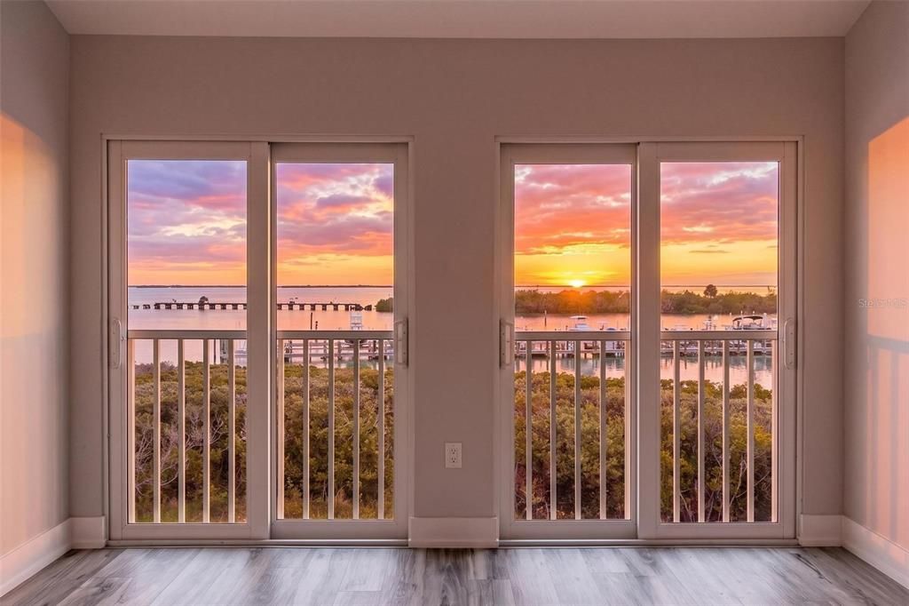 For Sale: $1,375,000 (3 beds, 3 baths, 1683 Square Feet)