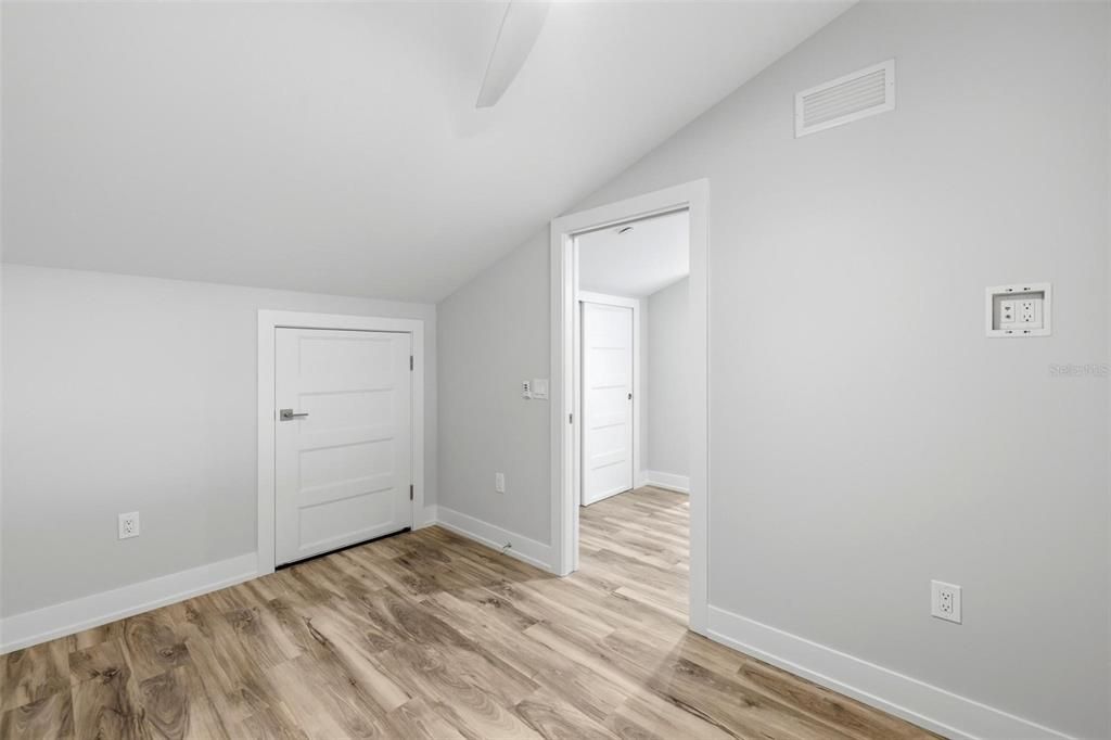 For Sale: $1,375,000 (3 beds, 3 baths, 1683 Square Feet)