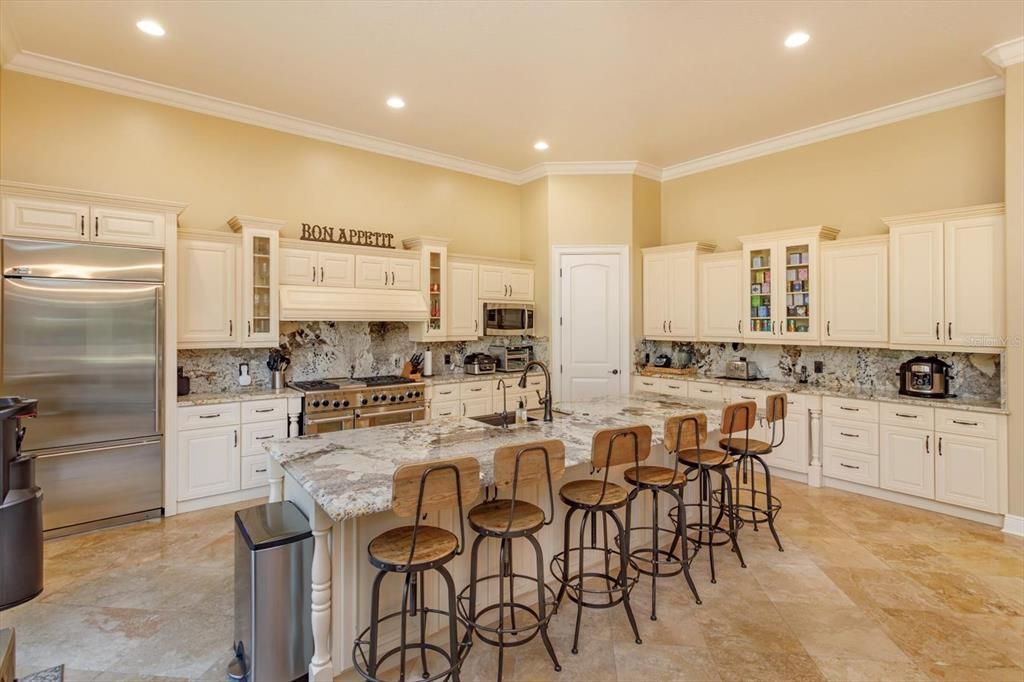 Active With Contract: $1,799,500 (5 beds, 5 baths, 5722 Square Feet)