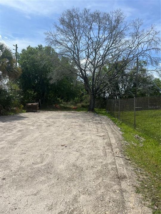 En Venta: $3,000,000 (6.52 acres)