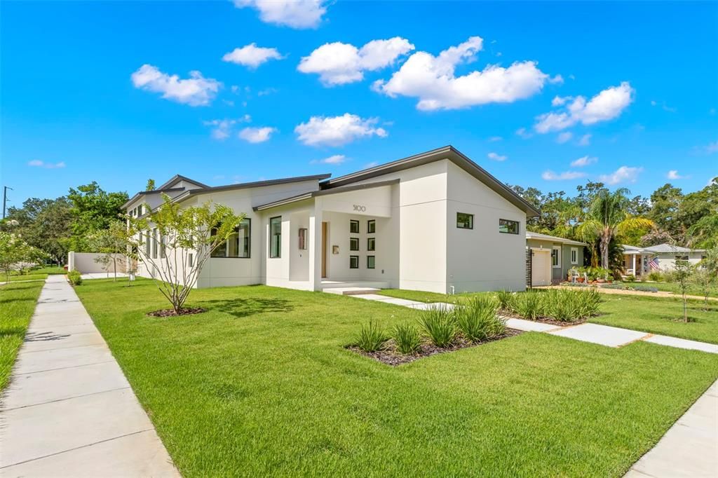 Recently Rented: $4,800 (3 beds, 2 baths, 2139 Square Feet)