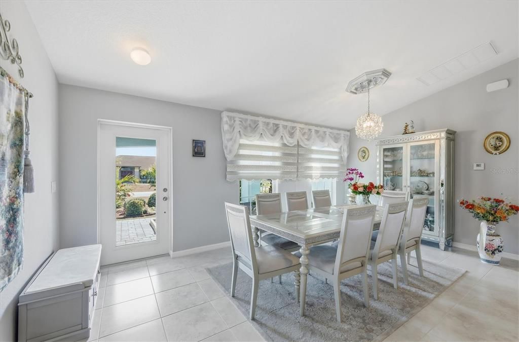 En Venta: $460,000 (4 camas, 2 baños, 1839 Pies cuadrados)