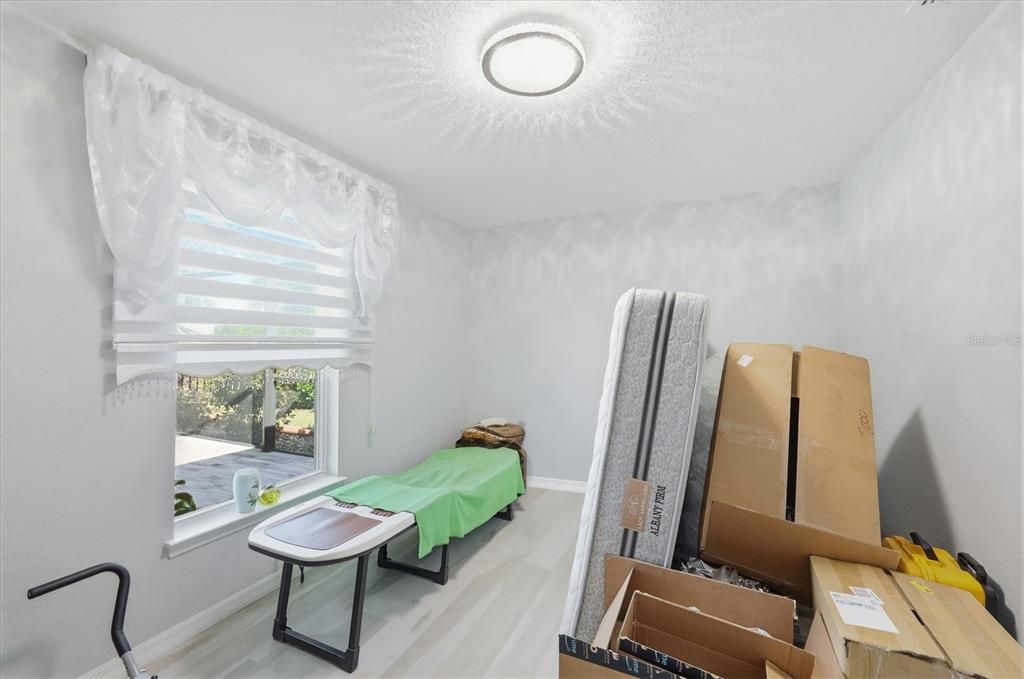 En Venta: $460,000 (4 camas, 2 baños, 1839 Pies cuadrados)