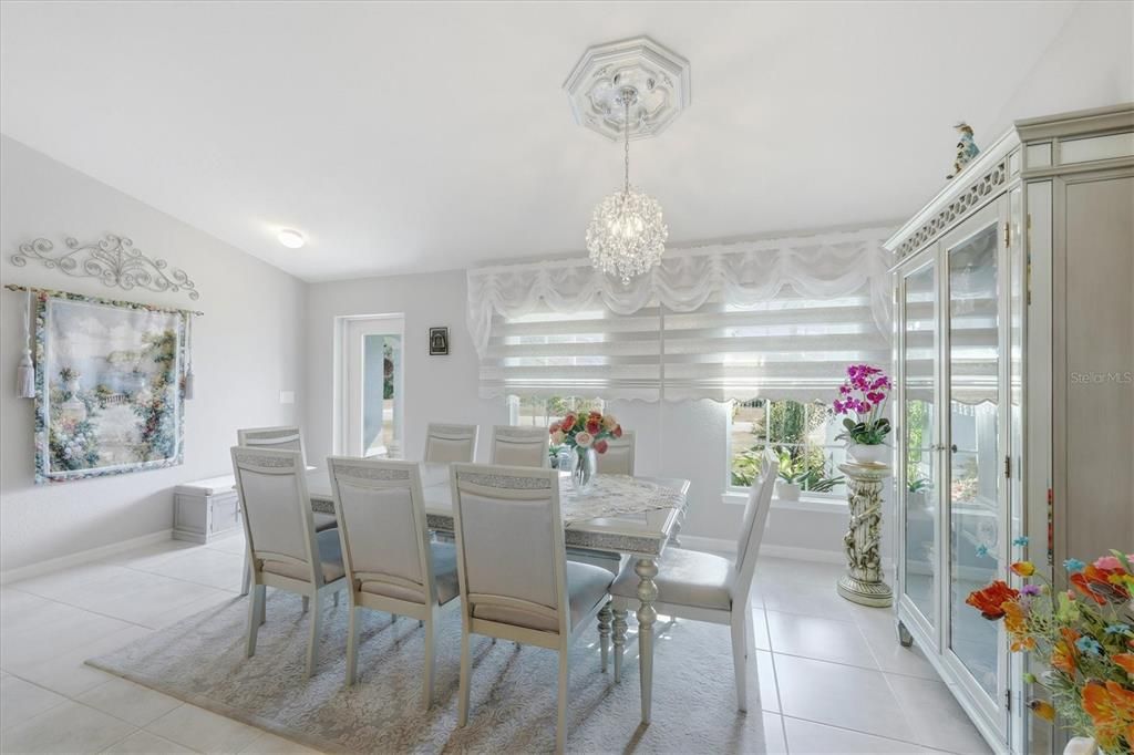 En Venta: $460,000 (4 camas, 2 baños, 1839 Pies cuadrados)
