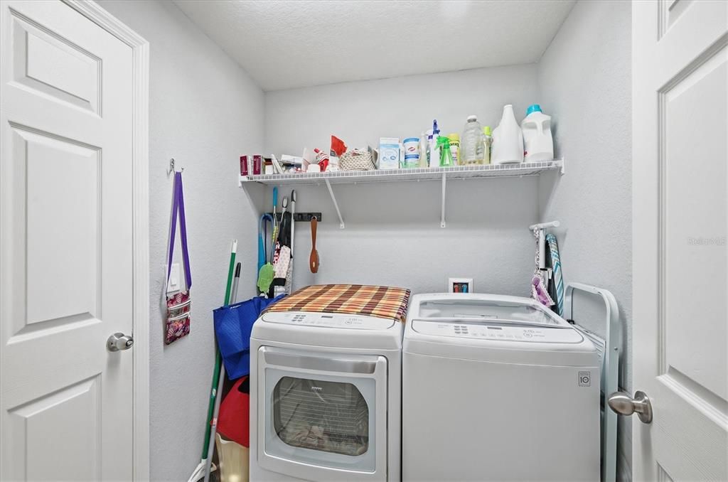 En Venta: $460,000 (4 camas, 2 baños, 1839 Pies cuadrados)