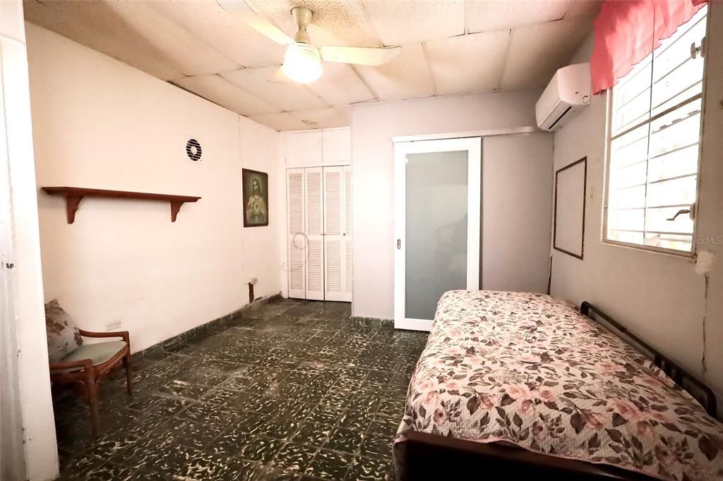 Activo con contrato: $199,000 (4 camas, 3 baños, 1140 Pies cuadrados)