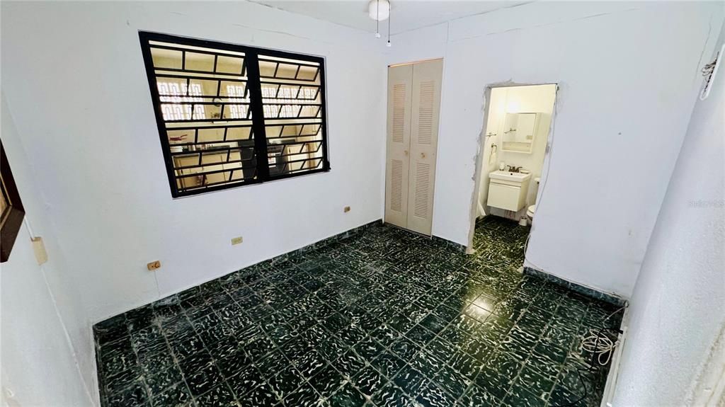 Activo con contrato: $199,000 (4 camas, 3 baños, 1140 Pies cuadrados)