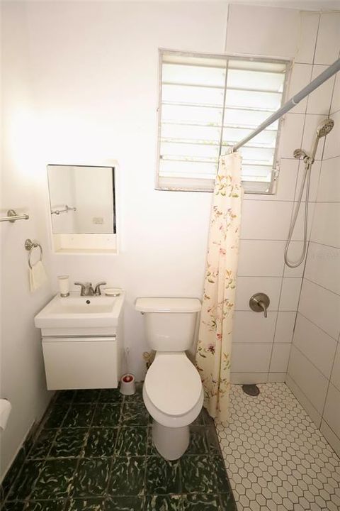 Activo con contrato: $199,000 (4 camas, 3 baños, 1140 Pies cuadrados)