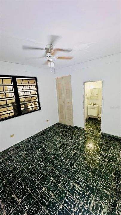 Activo con contrato: $199,000 (4 camas, 3 baños, 1140 Pies cuadrados)