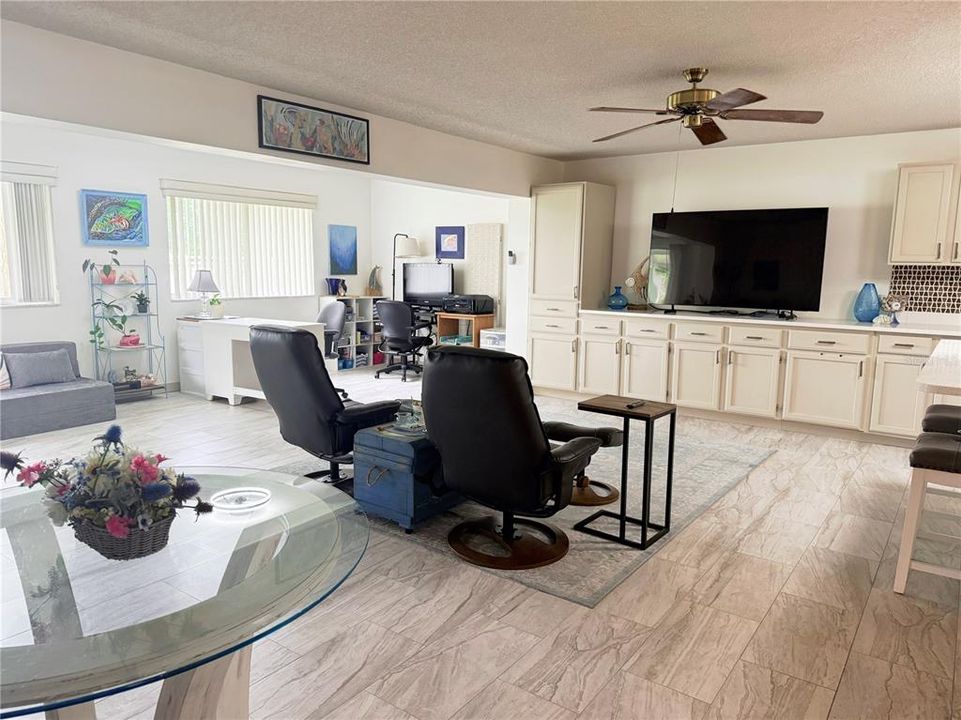 Active With Contract: $198,888 (2 beds, 2 baths, 1748 Square Feet)