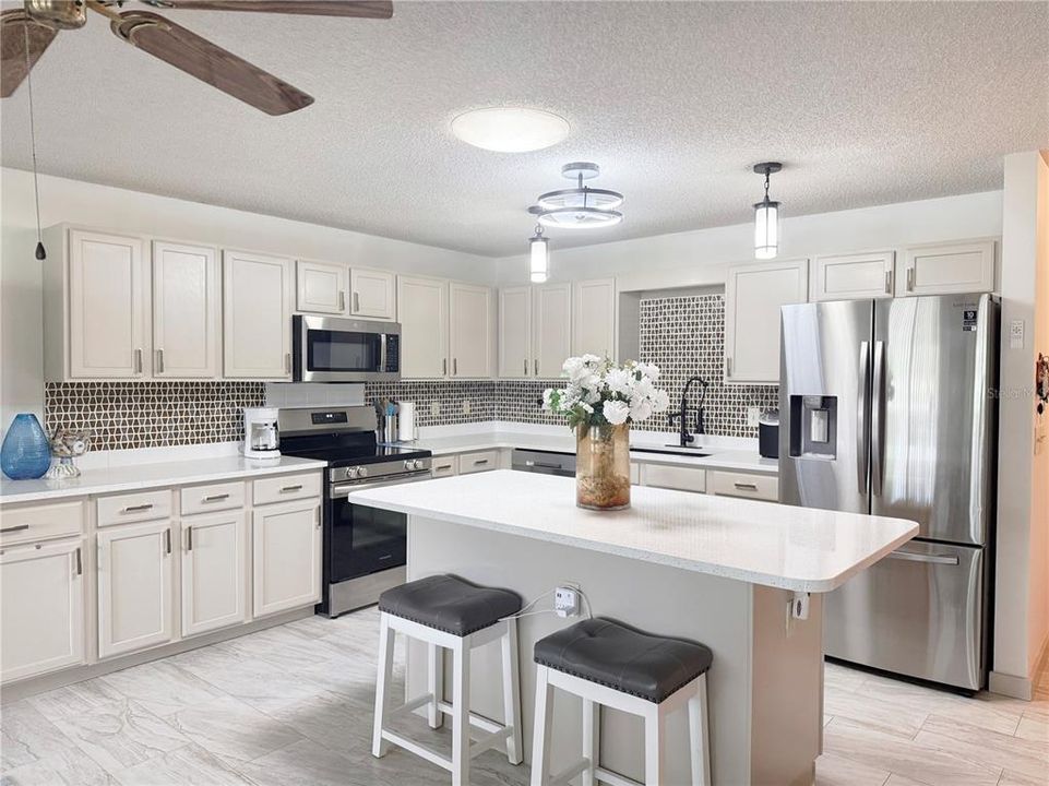 Active With Contract: $198,888 (2 beds, 2 baths, 1748 Square Feet)