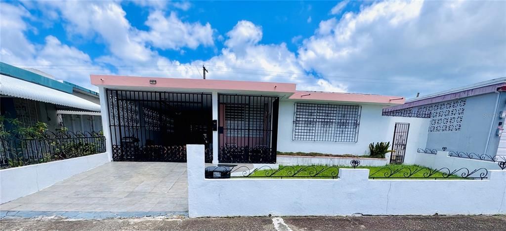 Active With Contract: $172,000 (3 beds, 1 baths, 798 Square Feet)