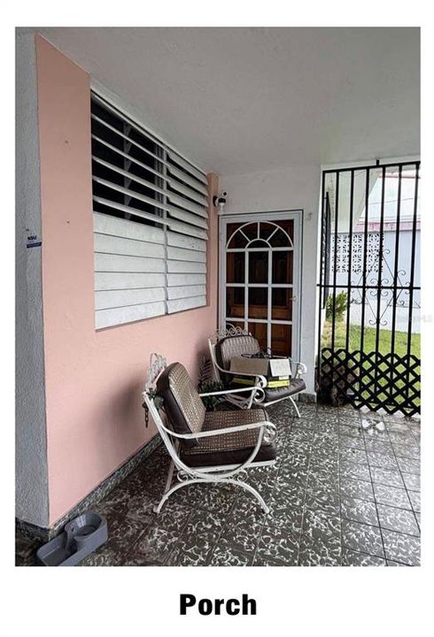 Active With Contract: $172,000 (3 beds, 1 baths, 798 Square Feet)