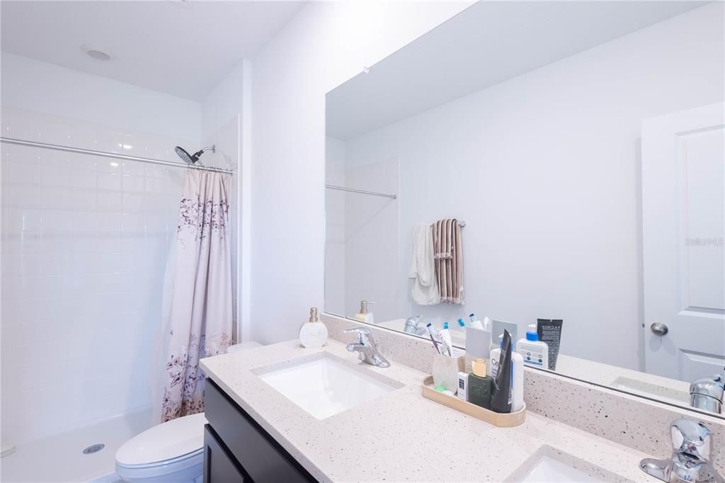 For Rent: $2,250 (3 beds, 2 baths, 1673 Square Feet)