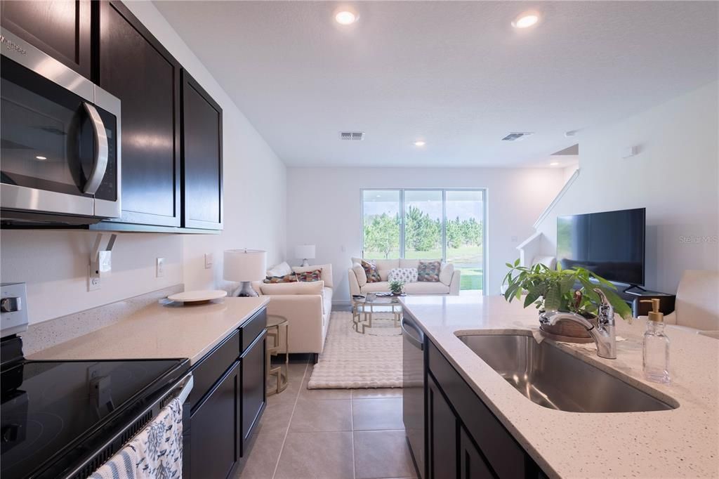 For Rent: $2,250 (3 beds, 2 baths, 1673 Square Feet)