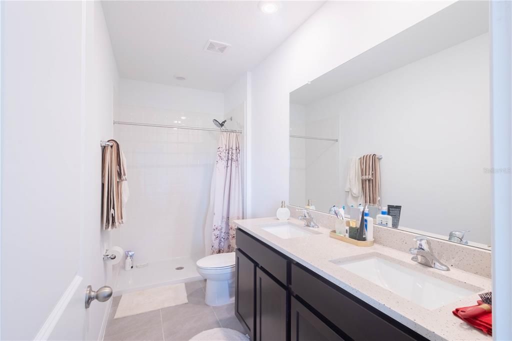 For Rent: $2,250 (3 beds, 2 baths, 1673 Square Feet)