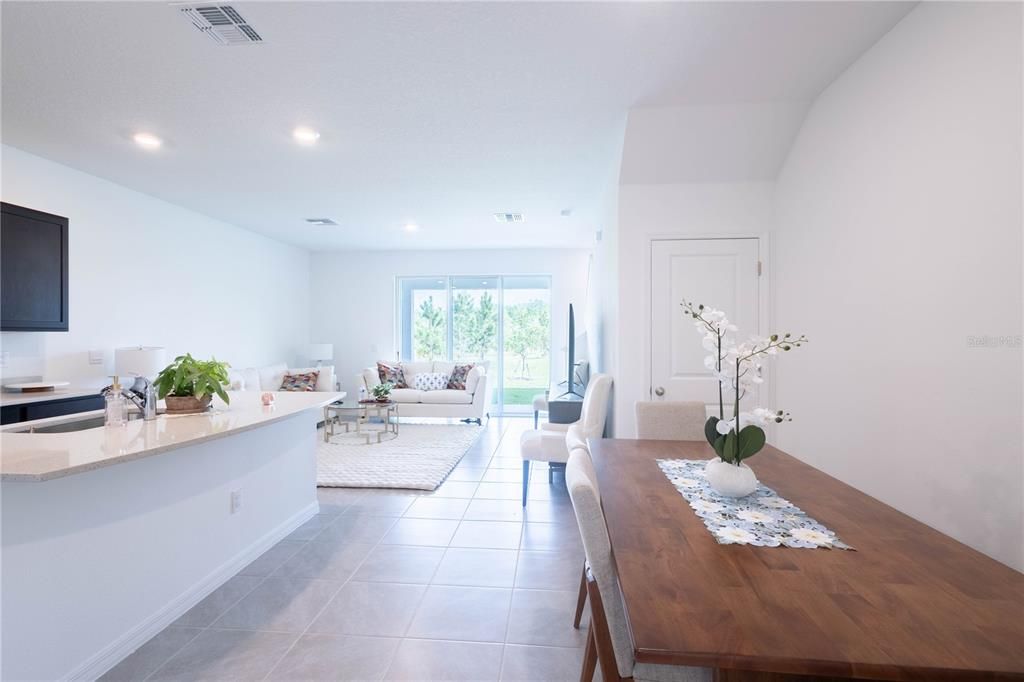 For Rent: $2,250 (3 beds, 2 baths, 1673 Square Feet)