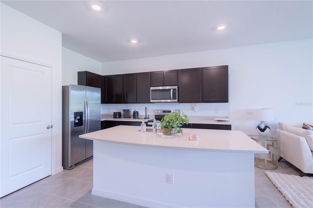 For Rent: $2,250 (3 beds, 2 baths, 1673 Square Feet)
