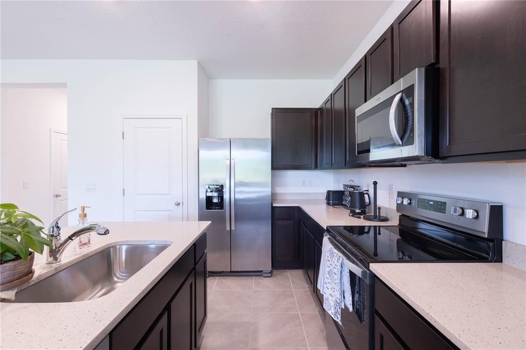 For Rent: $2,250 (3 beds, 2 baths, 1673 Square Feet)