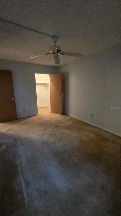 For Sale: $164,900 (2 beds, 1 baths, 837 Square Feet)