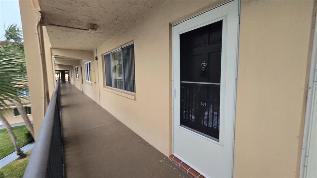 For Sale: $164,900 (2 beds, 1 baths, 837 Square Feet)