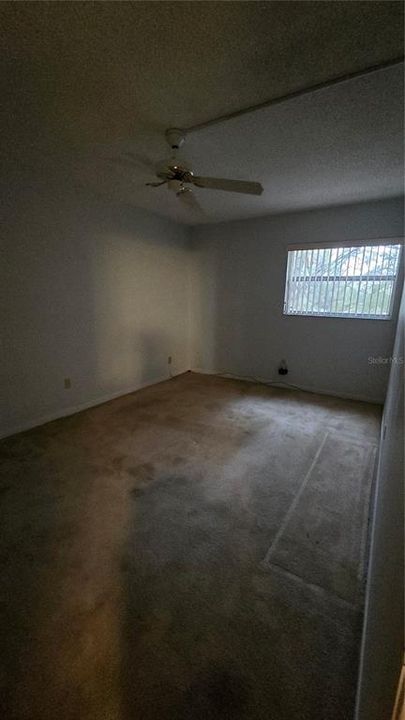 For Sale: $164,900 (2 beds, 1 baths, 837 Square Feet)