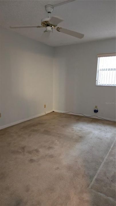 For Sale: $164,900 (2 beds, 1 baths, 837 Square Feet)