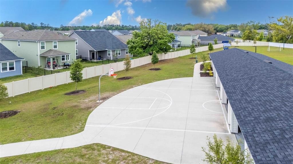 For Sale: $415,000 (4 beds, 3 baths, 2706 Square Feet)