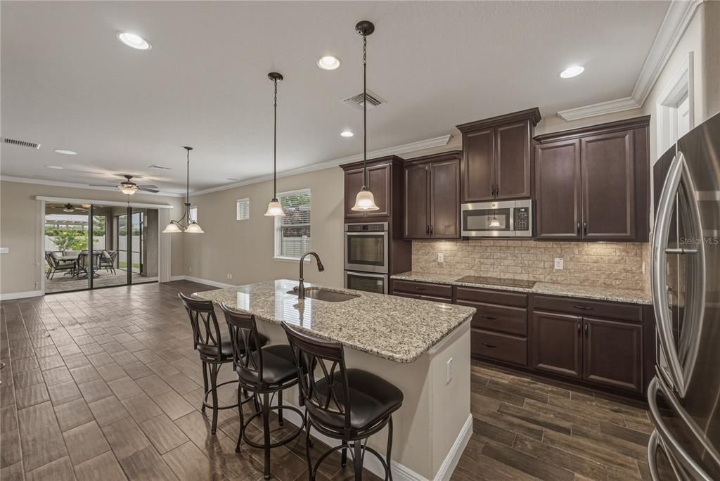 Active With Contract: $599,900 (4 beds, 3 baths, 2546 Square Feet)