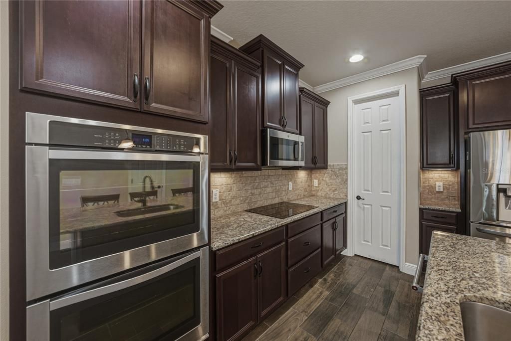 Active With Contract: $599,900 (4 beds, 3 baths, 2546 Square Feet)
