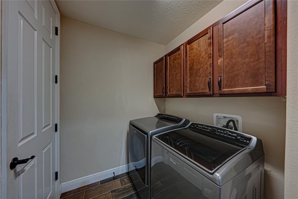 Active With Contract: $599,900 (4 beds, 3 baths, 2546 Square Feet)